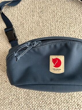 Fjällräven Navy Blue Kånken Hip Pack with Red Logo Patch